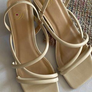 Sandale délicate couleur crème